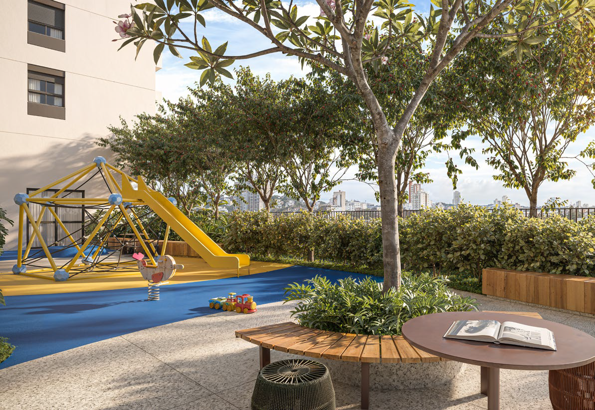 Playground ao ar livre cercado de natureza
